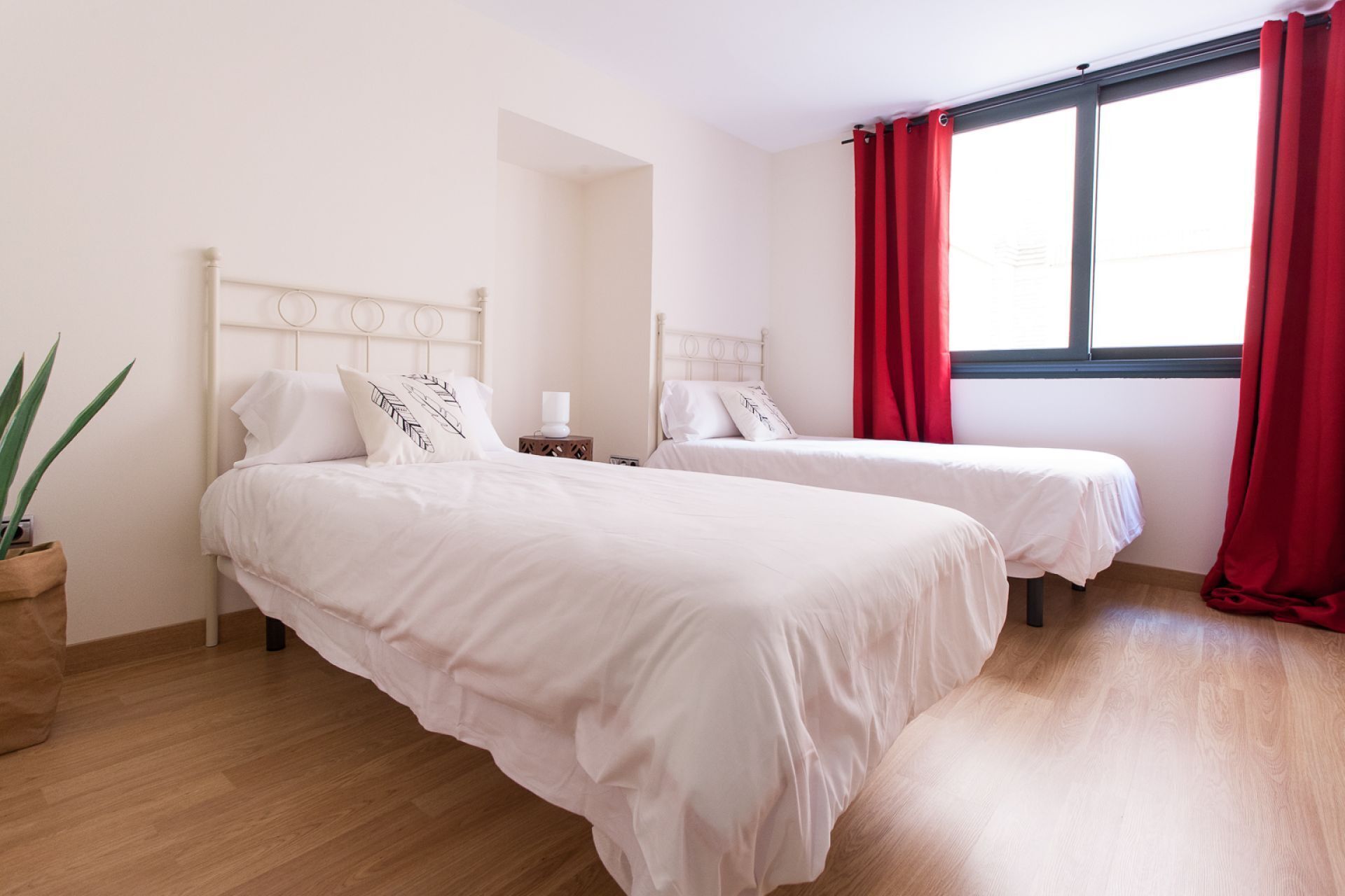 2 bedrooms, iron/ironing board, bed sheets
