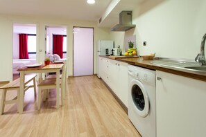 Kühlschrank, Mikrowelle, Toaster
