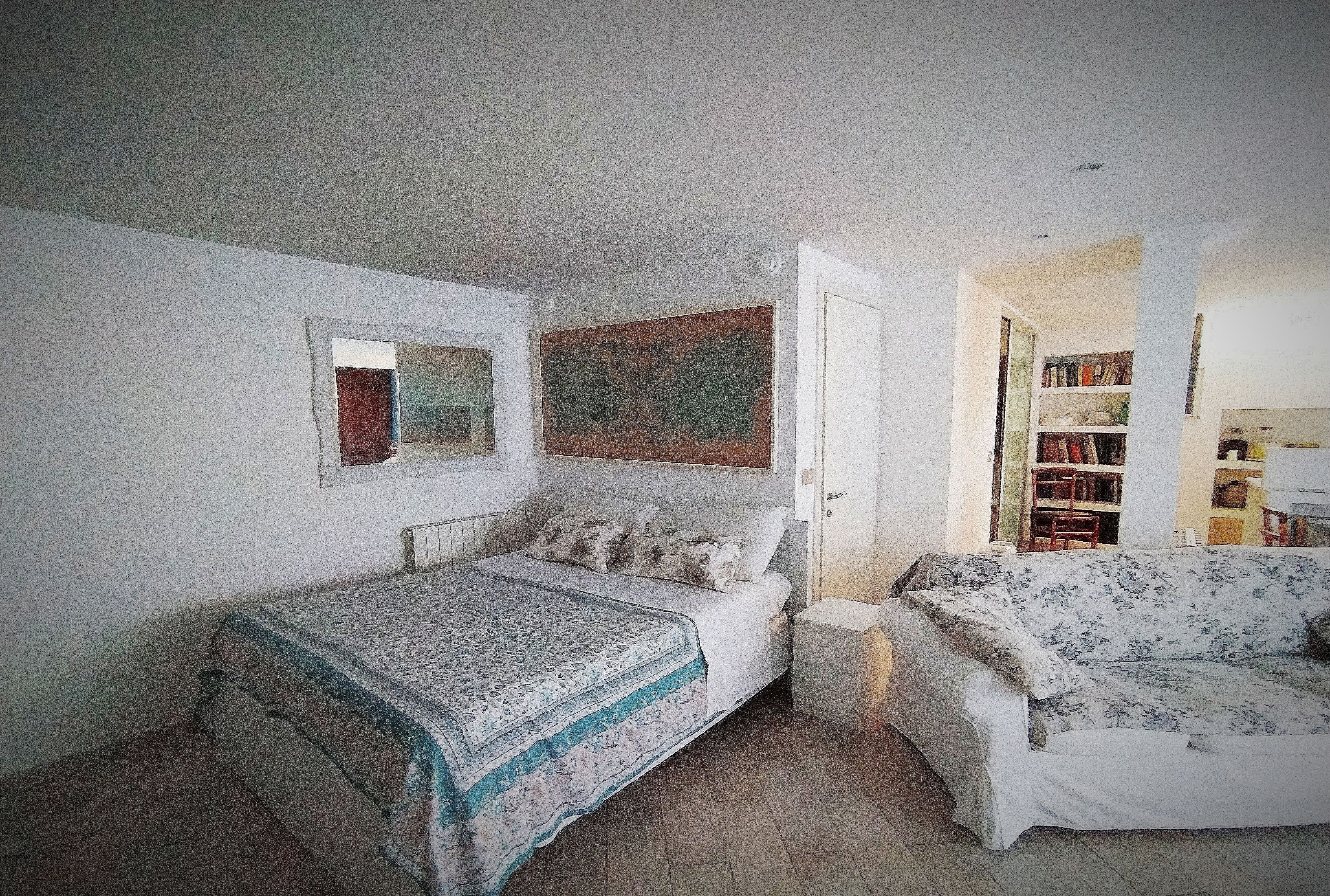 Grab Rome easily but live in a green and quiet neighborhood, close to the sea.