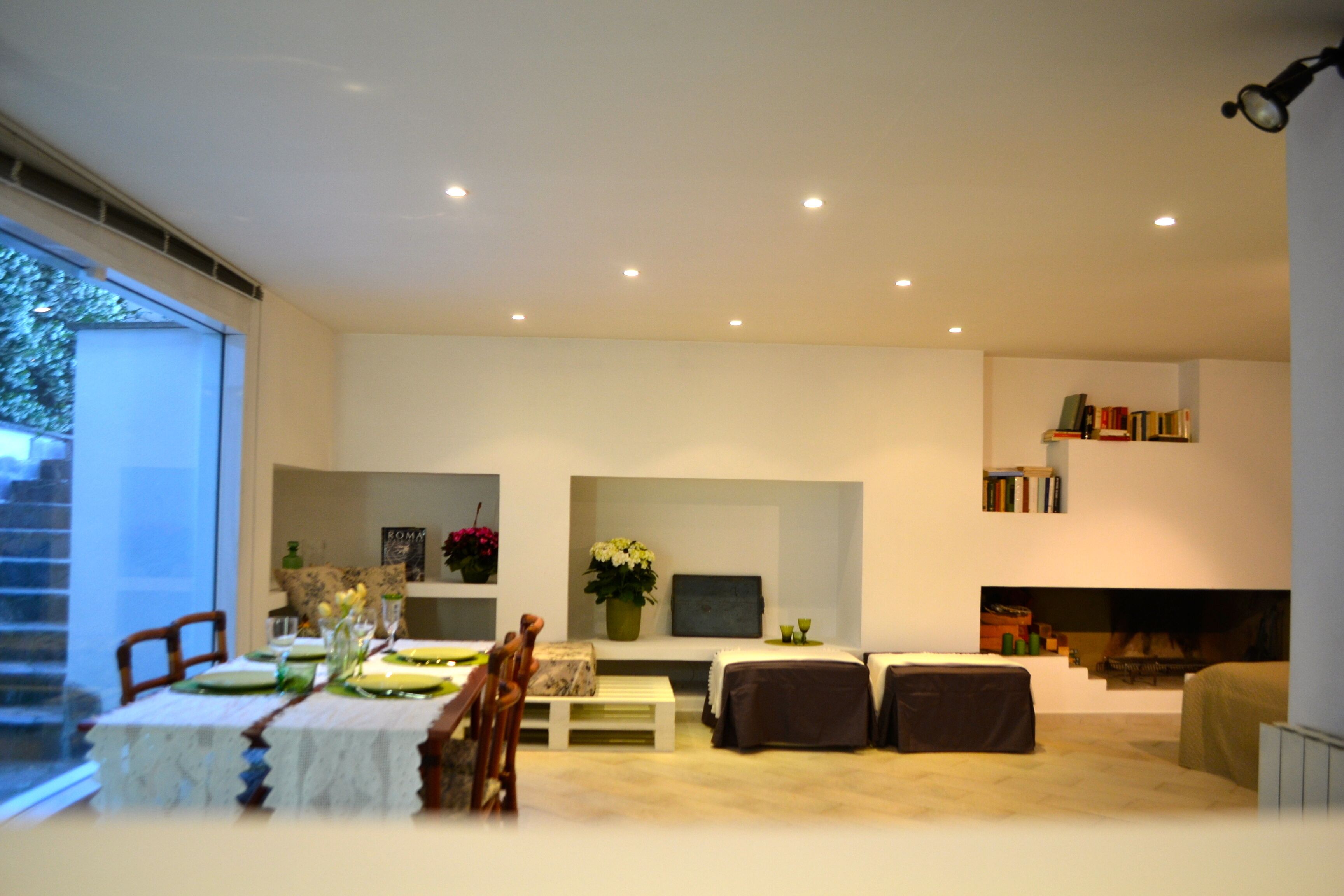 Grab Rome easily but live in a green and quiet neighborhood, close to the sea.