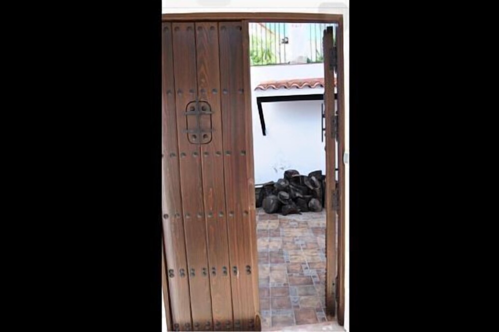 ideal couples, jaccuzi in room, activities in natural environment