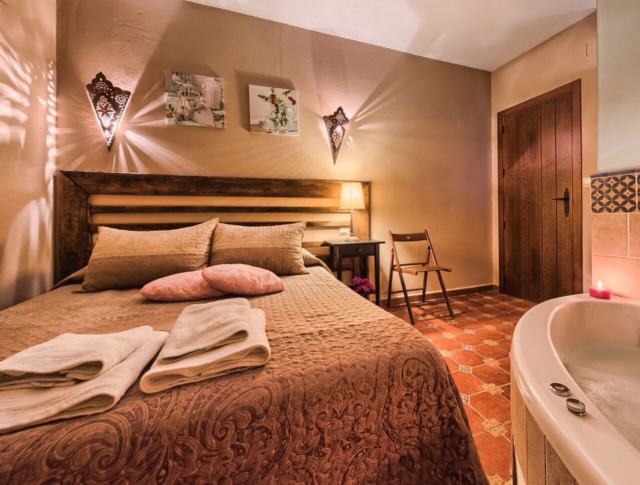 1 chambre, fer et planche à repasser, draps fournis