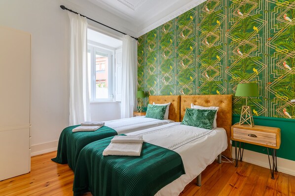 3 bedrooms, iron/ironing board, WiFi, bed sheets