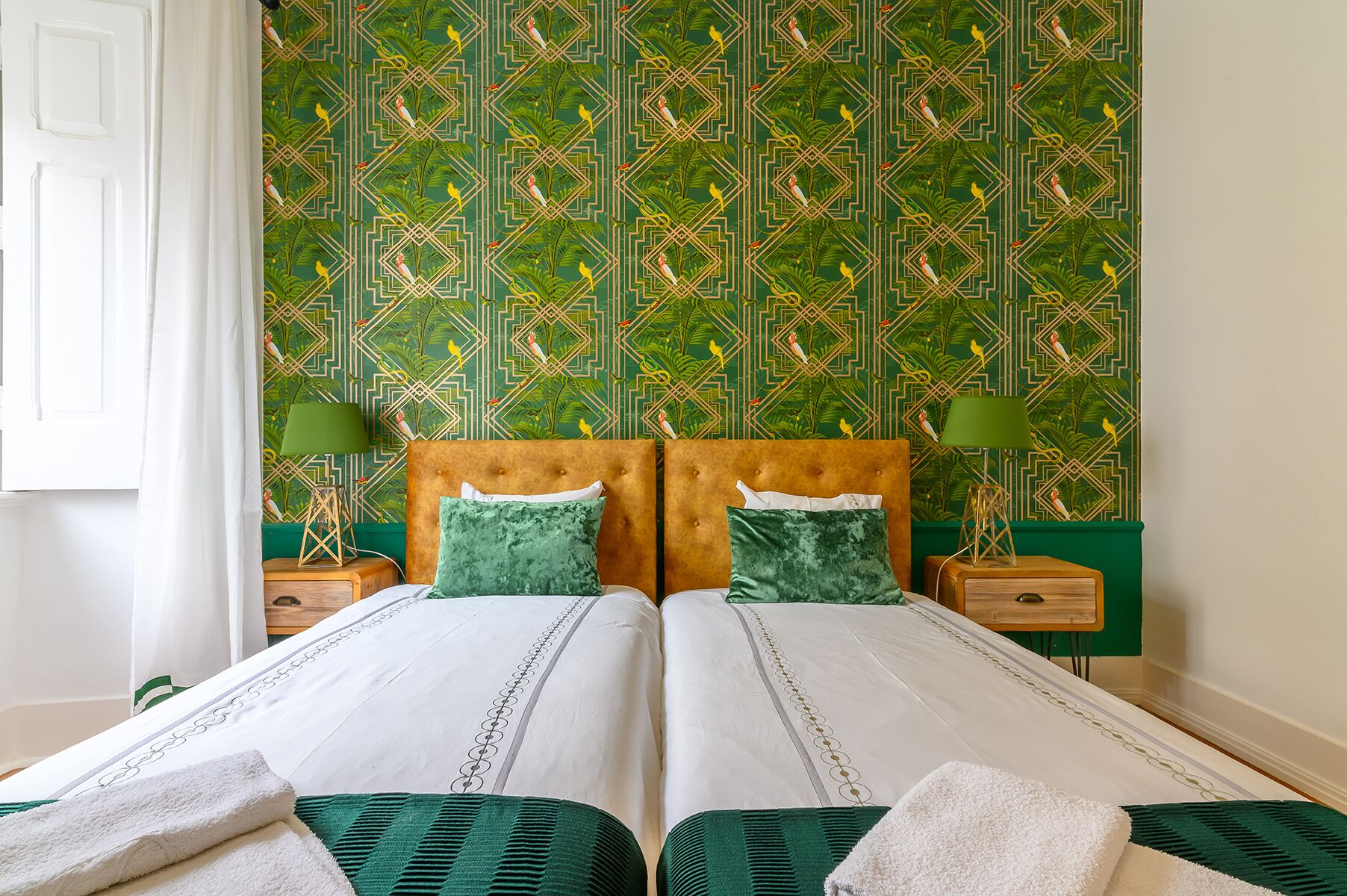 3 chambres, fer et planche à repasser, Wi-Fi, draps fournis