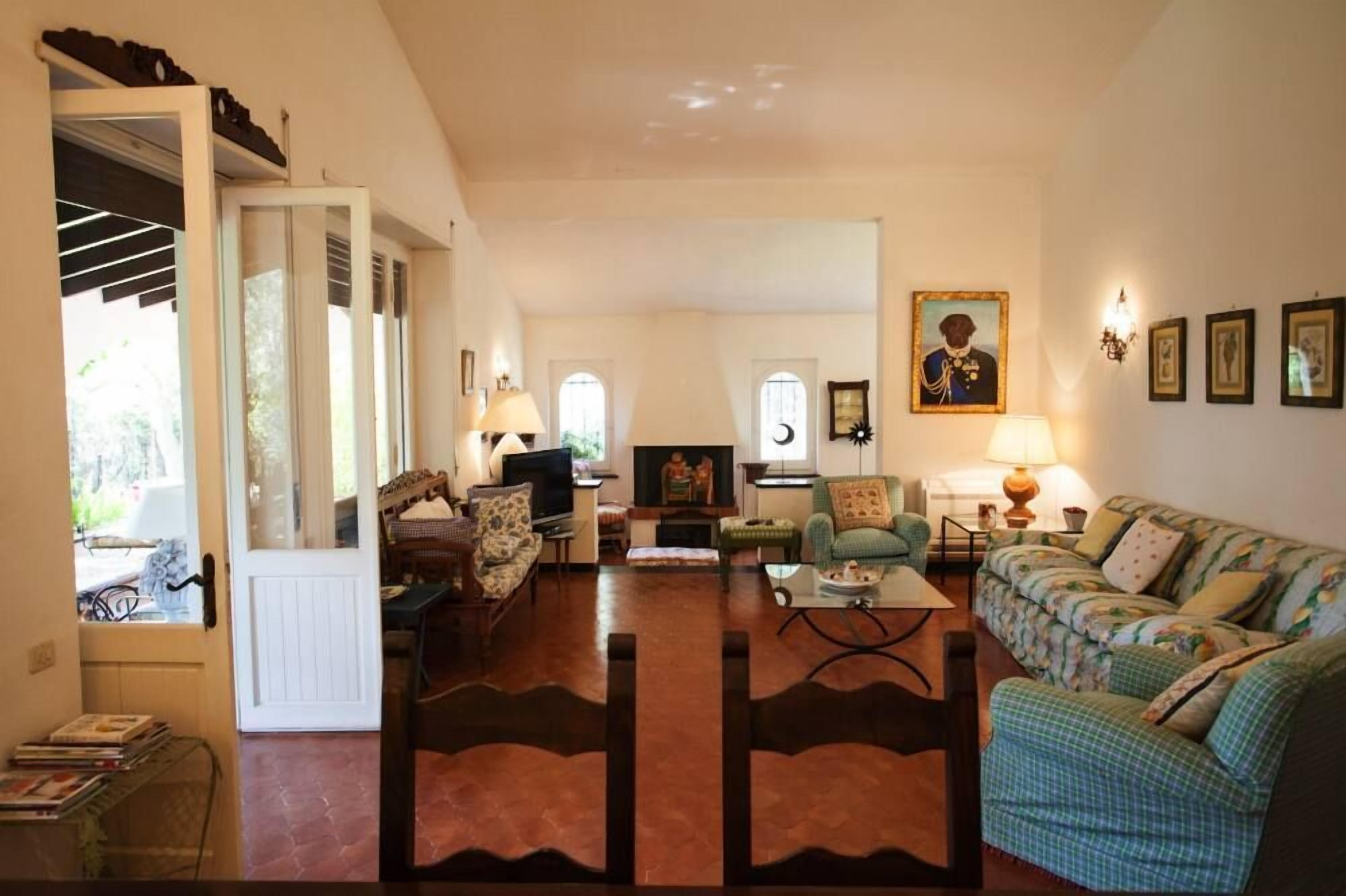 Beautiful villa with large garden near the sea in Santa Margherita di Pula