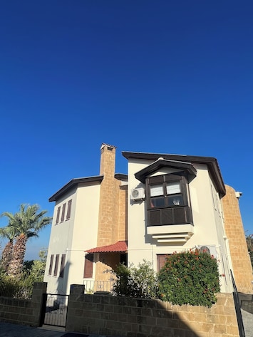House front from road