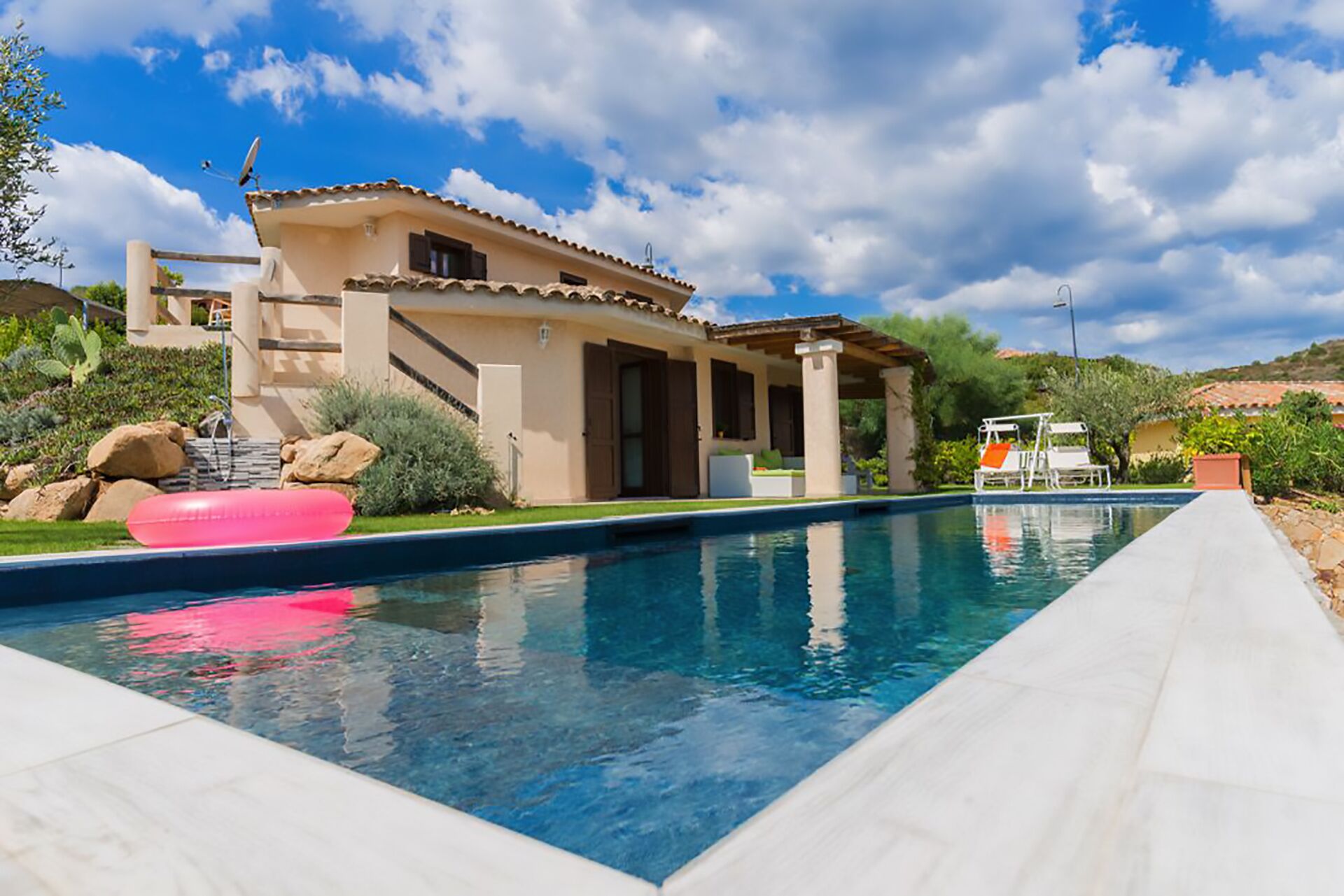 Total relaxation with a stone-thrown to Chia pool<br><br>IUN: Q2125