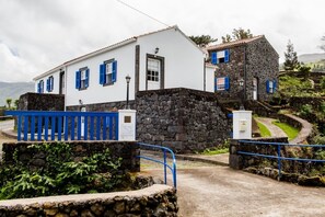 Exterior - Casa da Ribeira - Quinta da Ribeira da Urze (Ribeira de Urze)