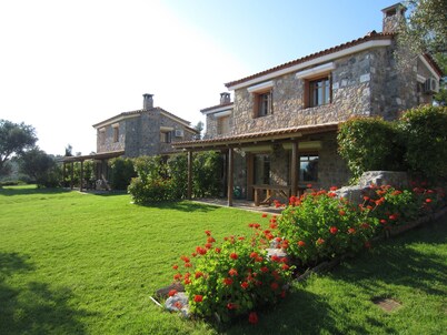 Stone-built villa within a tranquil olive grove - beach 200 meters