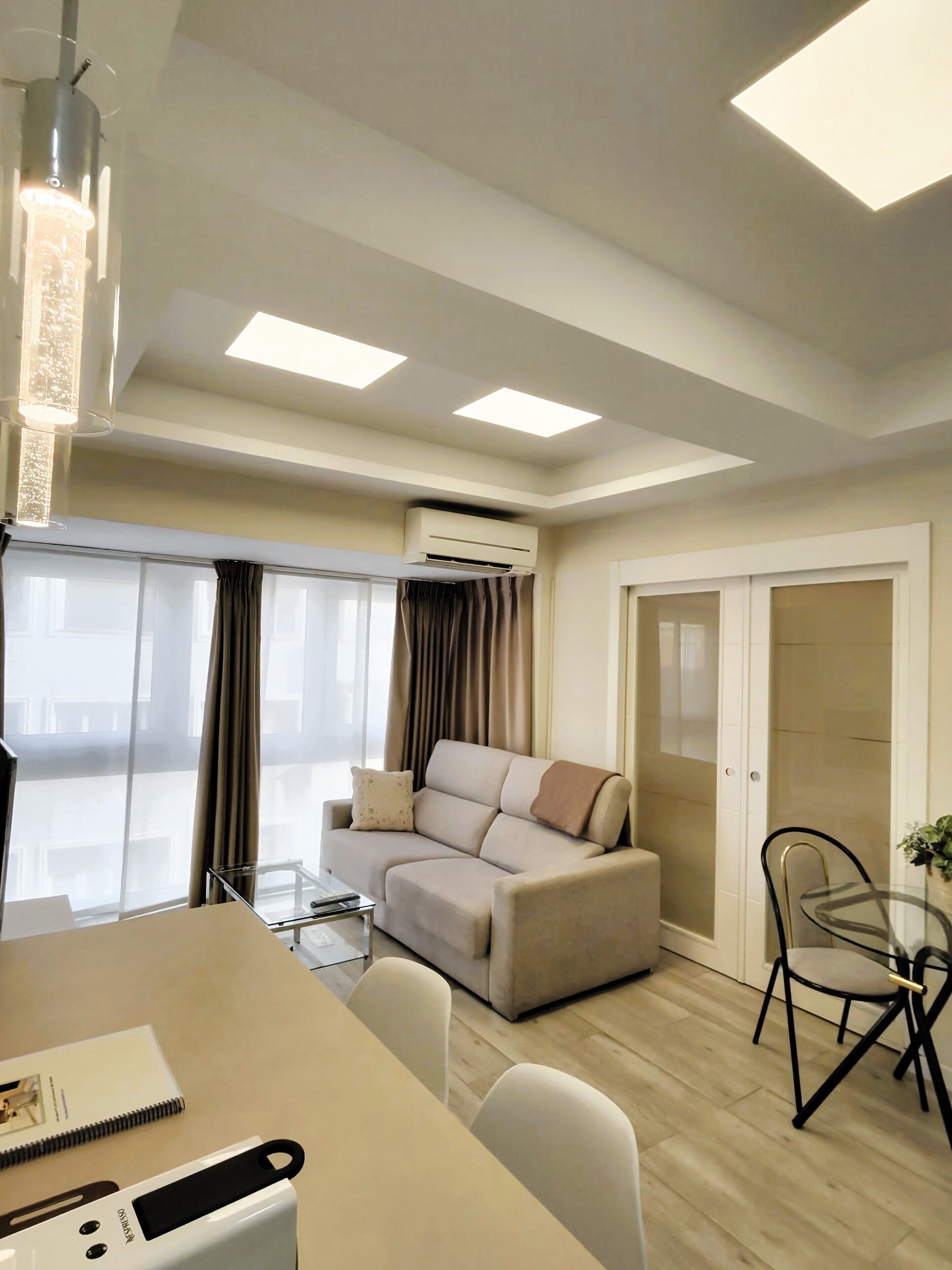 智能电视、DVD 播放器、音乐库、影片库