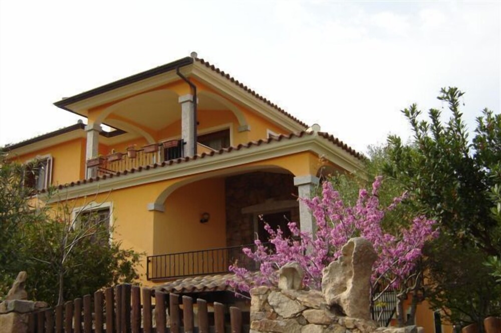 Lovely villa with garden San Teodoro