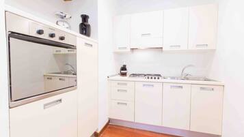 Réfrigérateur, four, plaque de cuisson, lave-vaisselle