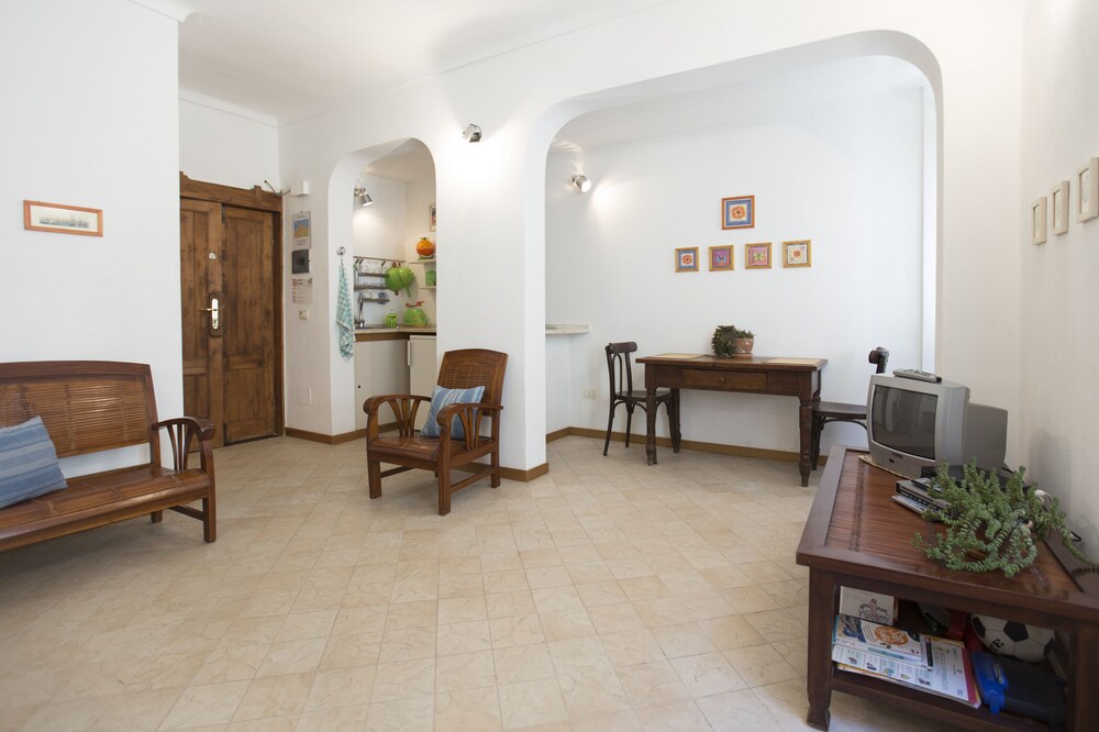 HOLIDAYS IN ALGHERO - Hospitality Card (Cod. IUN P0350)