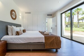 6 bedrooms, in-room safe, iron/ironing board, free WiFi