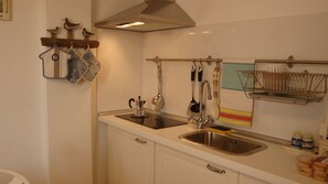 Fridge, oven, stovetop, coffee/tea maker - THE BARCHETTA cozy suite (OROSEI)