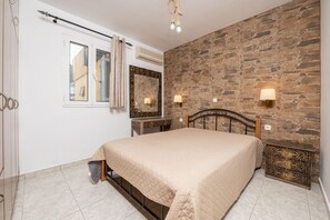 2 Schlafzimmer, Zimmersafe, Bügeleisen/Bügelbrett, Reisekinderbett