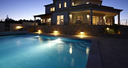 Casa Anna, beautifull villa, outstanding view, private pool, quiet ....