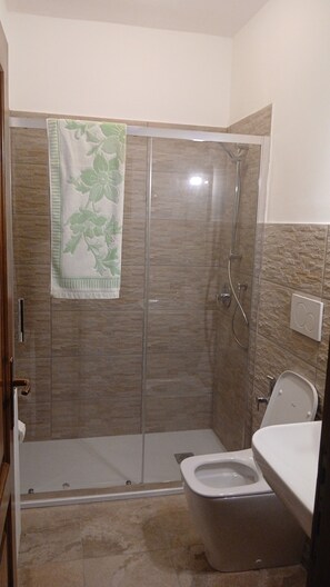 Towels, toilet paper - Villa Giuliana, small two-room apartment 3/4 Ptl. (Capoliveri (LI))