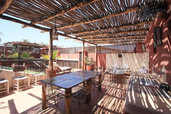 Déjeuner sur la terrasse