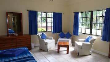 3 Schlafzimmer, Bügeleisen/Bügelbrett, Reisekinderbett, kostenloses WLAN