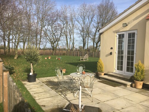 Two bedroom cottage in open countryside large garden