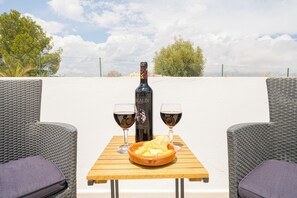 Outdoor dining - Cozy house with private pool (Foia Blanca)