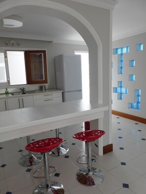 Fridge, microwave, stovetop, dishwasher - FANTASTIC home in the heart of San Agustin Beach  (PLAYA DE SAN AGUSTIN - MASPALOMAS)