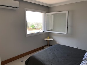 2 bedrooms, in-room safe, iron/ironing board, free WiFi