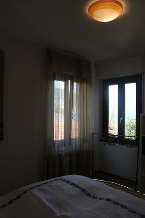 2 chambres, fer et planche à repasser, lit parapluie, Wi-Fi gratuit