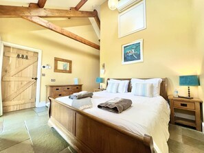 1 chambre, chambres insonorisées, fer et planche à repasser