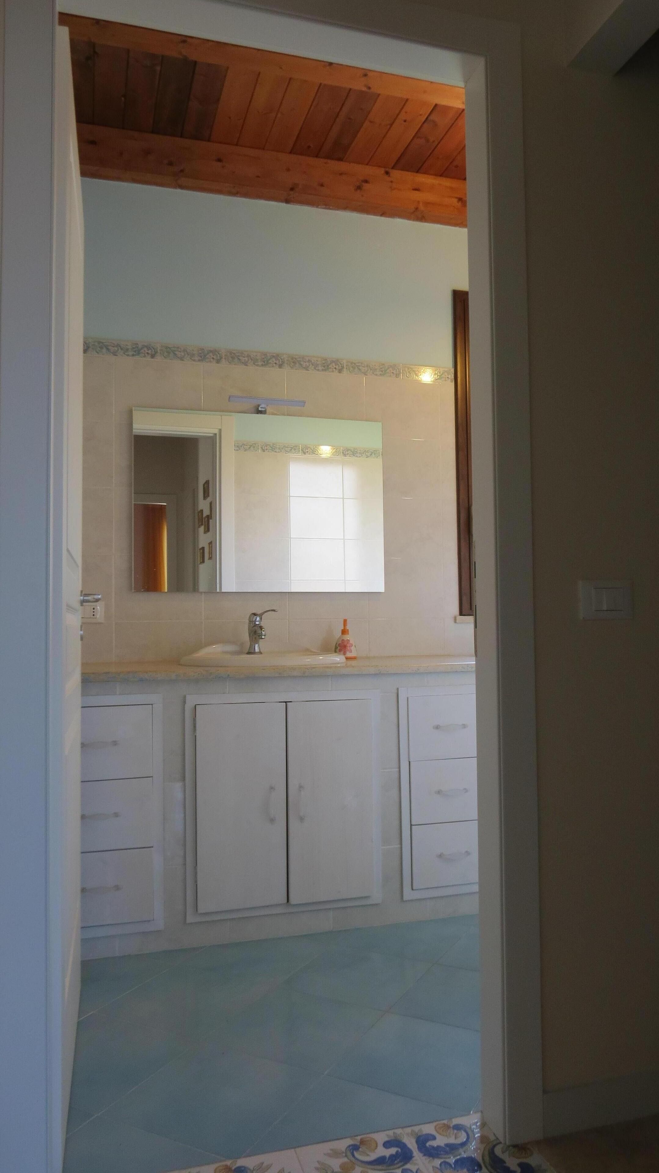 Betty's Rose Garden, with garden in 2-storey villa. CIR: 19082053C205123