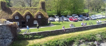 Executive House, WiFi, Superb Views, Kæledyr O. K.Walk i Llanrwst. 7 sovepladser + Baby + Baby