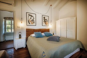 5 dormitorios, tabla de planchar con plancha, wifi y ropa de cama