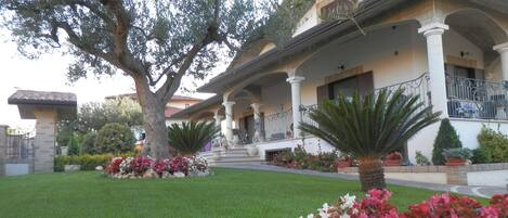 Enceinte de lâhĂ©bergement