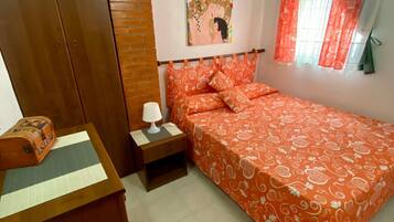 2 Schlafzimmer, Bügeleisen/Bügelbrett, Reisekinderbett, Bettwäsche
