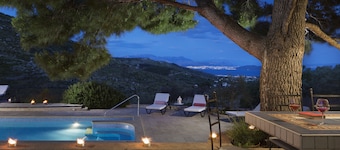 Five Star Villa de luxe avec piscine privée, vue sur la mer et Olive Garden près de Split