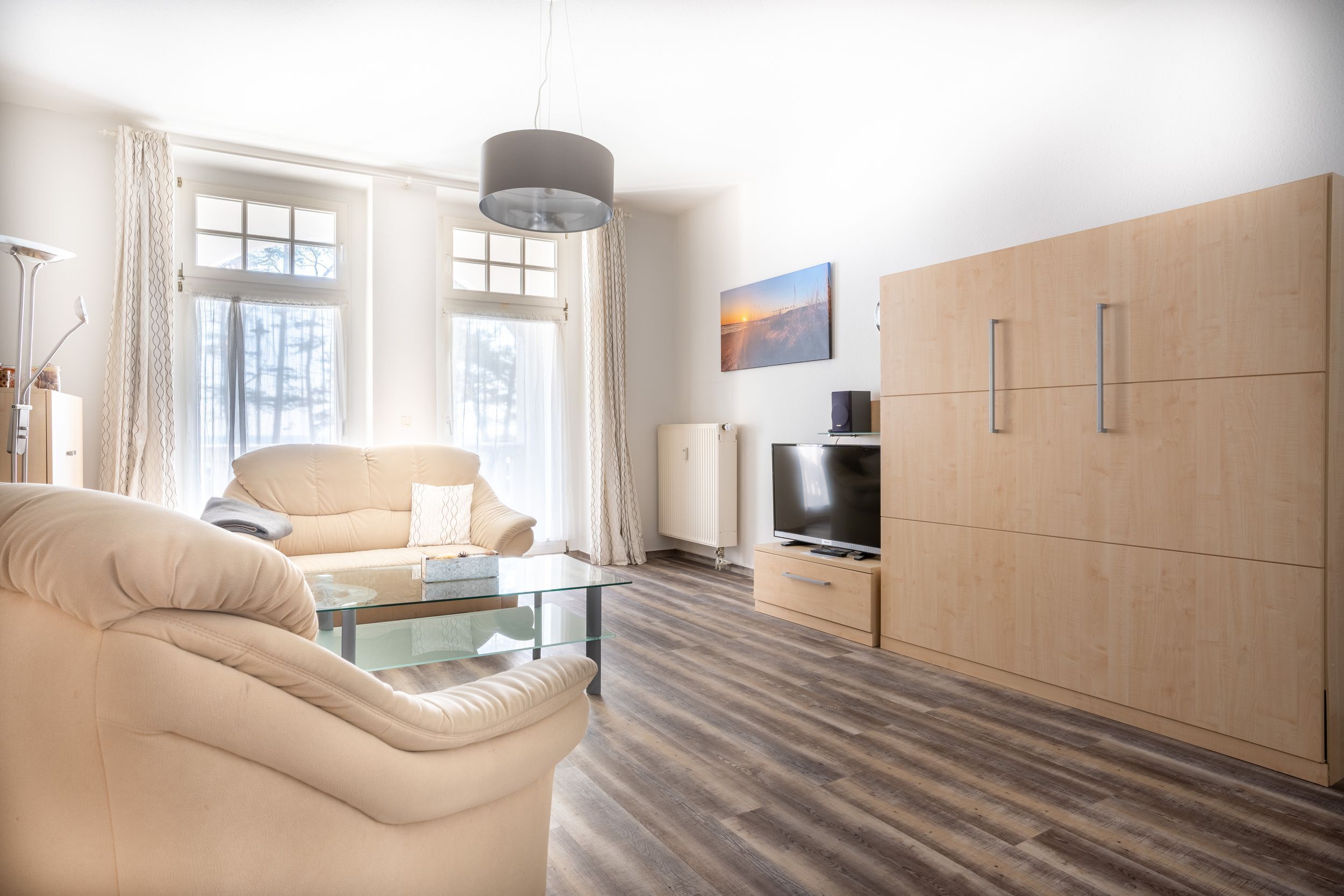 2-room apartments, 2 balconies, sea view right on the beach promenade in Binz