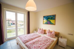 2 Schlafzimmer, Reisekinderbett, kostenloses WLAN, Bettwäsche