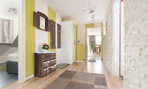 3 bedrooms, travel crib, free WiFi, bed sheets