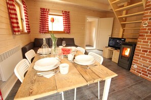 Dining - Cozy cottage house in the idyllic oasis by the stream (Szklarska Poreba)