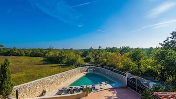 Piscine extérieure