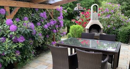 With sauna and fireplace