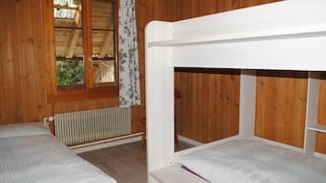 2 bedrooms, free Internet