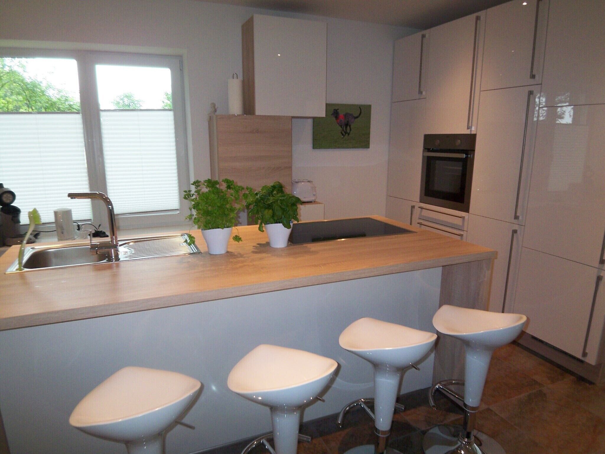 NEW 2015: apartment 8 000 sqm with dog walkers, in Cottage, ground floor, 70sqm