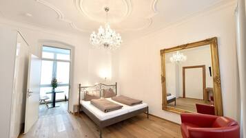 2 chambres, fer et planche Ă  repasser, lit parapluie, accĂšs Internet