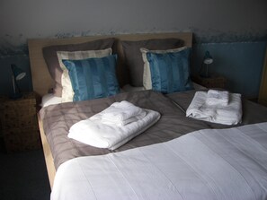 2 habitaciones, tabla de planchar con plancha y wifi gratis