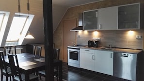 Fridge, microwave, oven, stovetop - Sunline vacation apartment in the countryside near Gdansk for 4 people (Sulmin)