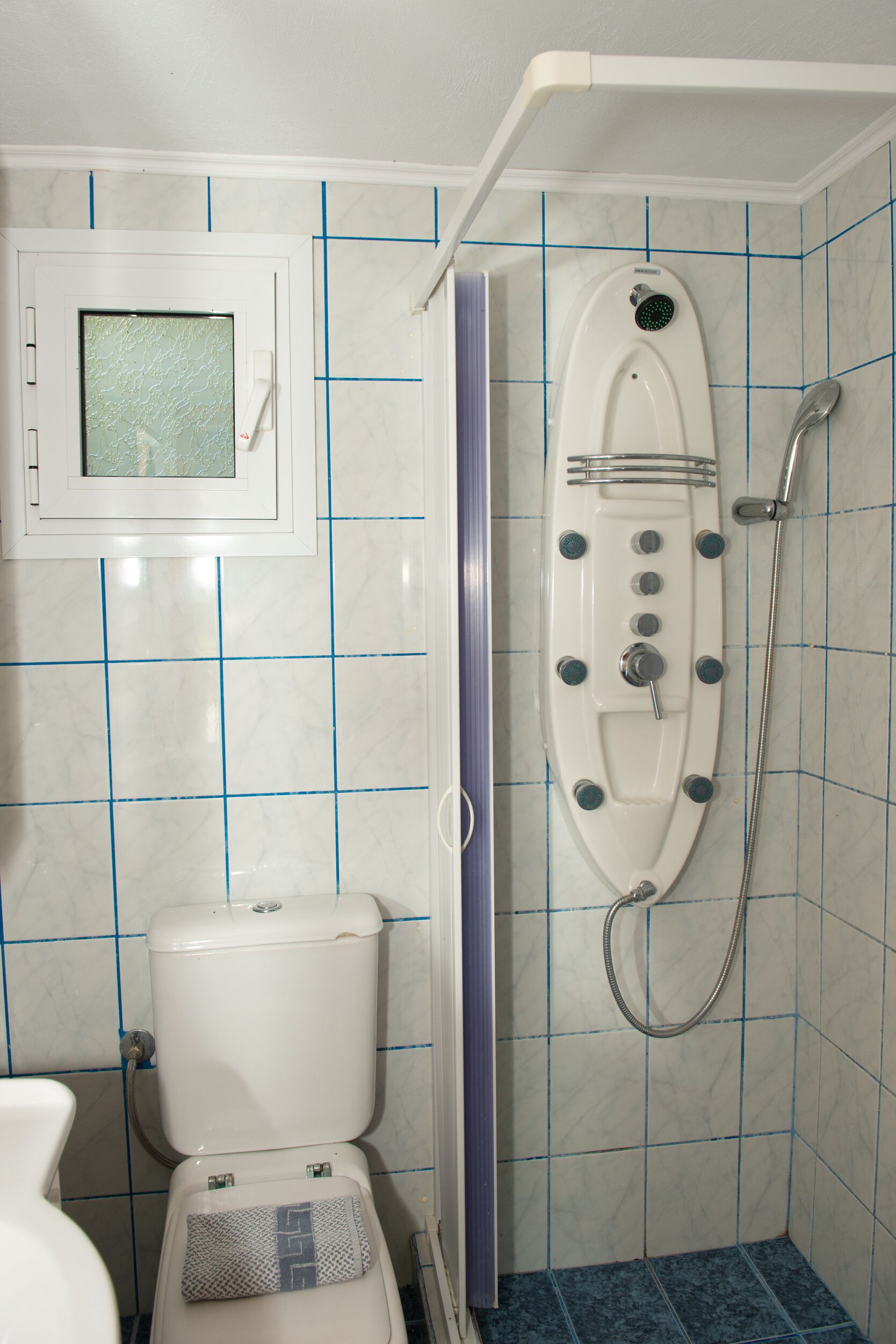 Detached beach house with large garden