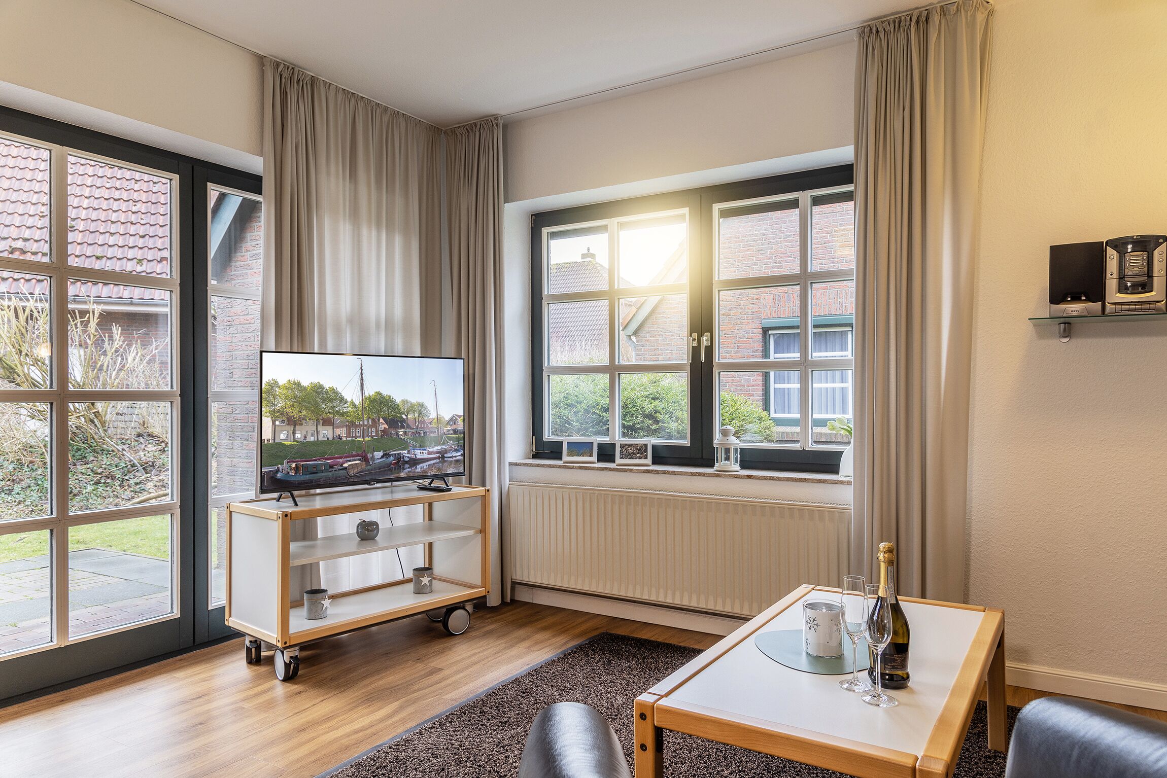 Fernseher, Stereoanlage