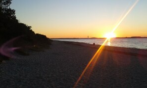 Plage à proximité, chaises longues